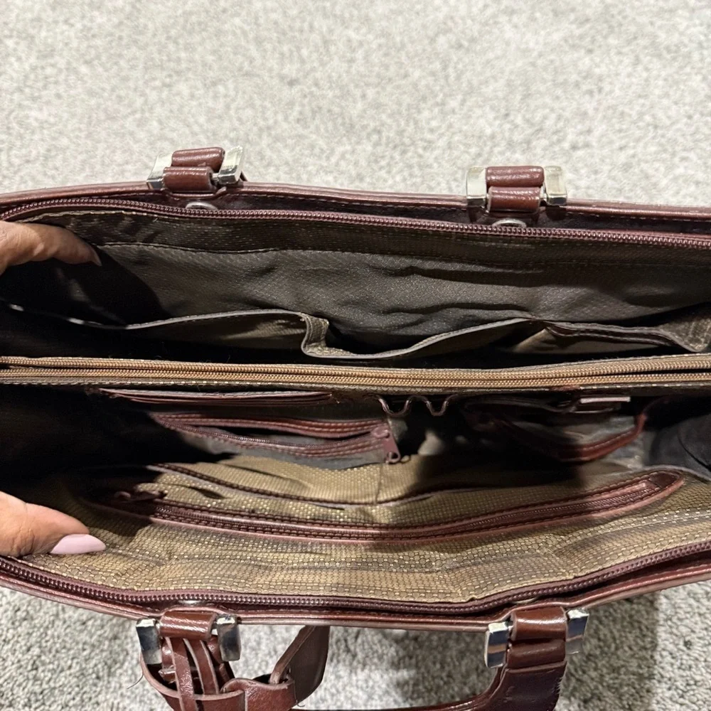 Vtg MARC CHANTEL EMBOSSED Crocodile Brown Leather Briefcase RARE Zip Closure